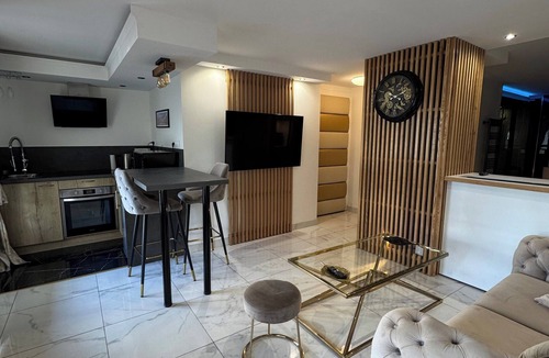 Downtown Le Havre Apartment | Prestige Suite with private Jacuzzi & Sauna
