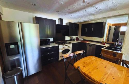 Montgenevre Ski Chalet | Prestigious Chalet for 18 Guests, Pool & Jacuzzi, close to slopes and resort center