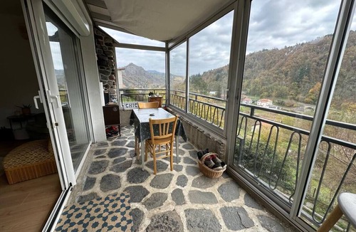 Chamalieres-sur-Loire House | Pretty cottage overlooking the Loire Valley and Château d'Artias