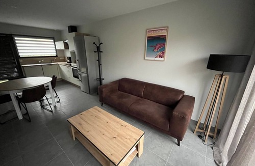 Le Tour-du-Parc Apartment | Pretty cottage with swimming pool 5 minutes from the beach under the name "ILUR".