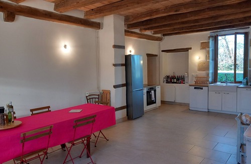 Saint-Benin-d'Azy House | Pretty farmhouse on the edge of a village