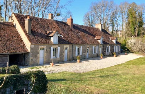 Saint-Benin-d'Azy House | Pretty farmhouse on the edge of a village