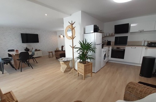 Meslan House | Pretty house completely renovated, 2 electric bikes (optional)
