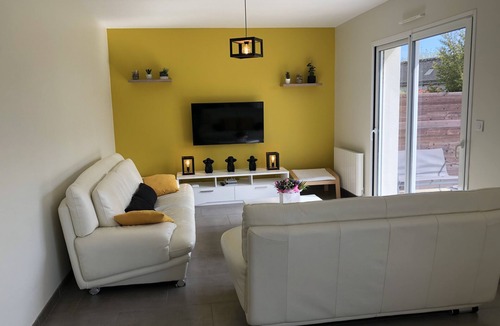 Erdeven House | Pretty house with enclosed garden close to amenities in ERDEVEN.