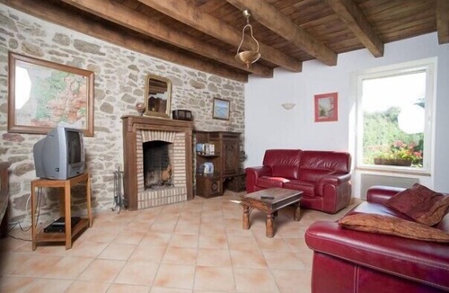 Pluvigner House | Pretty, spacious house,garden + trampoline, only 25 minutes from sandy beaches
