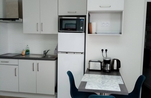 Hennebont Apartment | PRETTY T2 ON THE GROUND FLOOR, INDEPENDENT, QUIET, REFURBISHED, WITH TERRACE