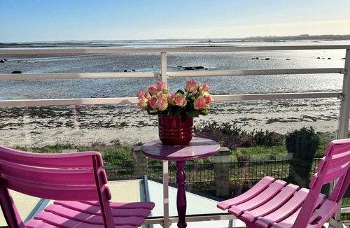 Plouneour-Brignogan-Plages House | Private beach access and pool in Plouneour Trez