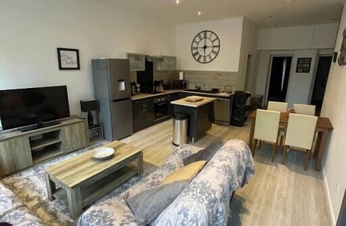 Excideuil Apartment | Private apartment with terrace and swimming pool