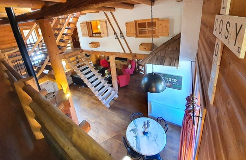 Le Bourg-d'Oisans House | Private Chalet ★ Jacuzzi ★ Billiards ★ Sauna ★ BBQ ★ PingPong ★ Massage