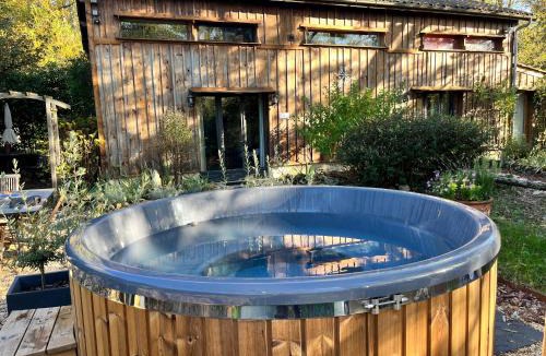 Biron House | Private Cozy Nordic bath retreat by Chateau Biron