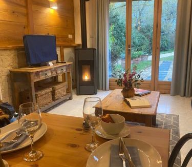 Biron House | Private Cozy Nordic bath retreat by Chateau Biron