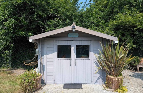 Thorigne-en-Charnie Cottage | Private gîte La Bonne Marie - garden & pool - dog friendly