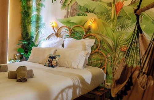 Vierzon Apartment | Private Spa with Jacuzzi & Massage in Vierzon - L'Aventurier