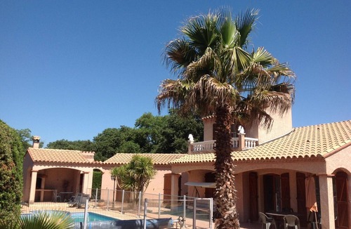 Les Cluses Villa | Private swimming pool and sleeps 7