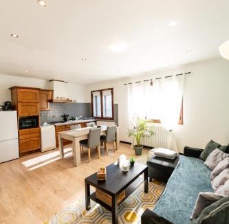 Plaine Centre Ville Apartment | Proche A7 et Lyon Clim Netflix Logement 8 personnes