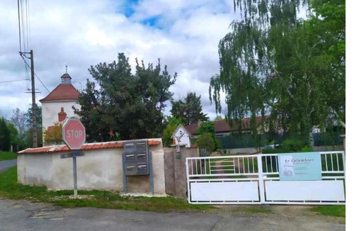 Saint-Remy-en-Rollat Apartment | Proche de VICHY Le colombier studio tout confort parking privé