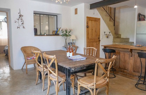 La Garde-Adhemar Ski Chalet | Provençal farmhouse with pool in the Drôme Provençale, La Garde-Adhémar