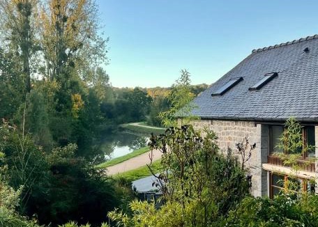 Lehon House | Quai du Val is a Charming Pet and Family Friendly Riverside Gite in Lehon close to Dinan Sleeps 7