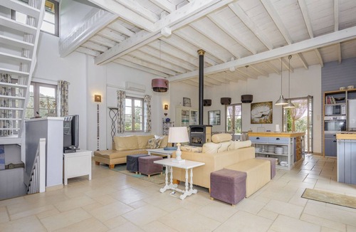Leobard Villa | Queduchique