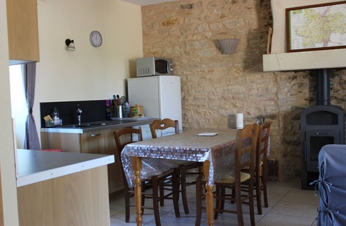 Champagny-sous-Uxelles Cottage | Quiet 3 * gîte for 4, Cluny, Tournus, Taizé, Cormatin, greenway