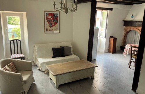 Sare Apartment | Quiet apartment at the foot of the Rhune with lovely grounds