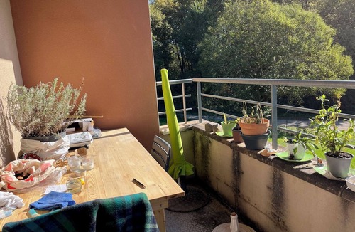 Prayssac Apartment | Quiet apartment, Intermarché 500m away. Close to historic sites. Dream vacation