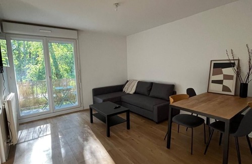 Pessac Apartment | Quiet & Bright 2-room apartment Park view/Tram 2 minutes walk
