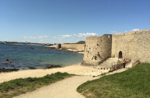 Port-Louis Apartment | Quiet, bright apartment on the Brittany seafront, 1 minute's walk from the beach.