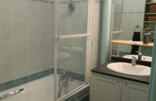 Gare Apartment | Quiet, bright apartment with private parking near central Paris