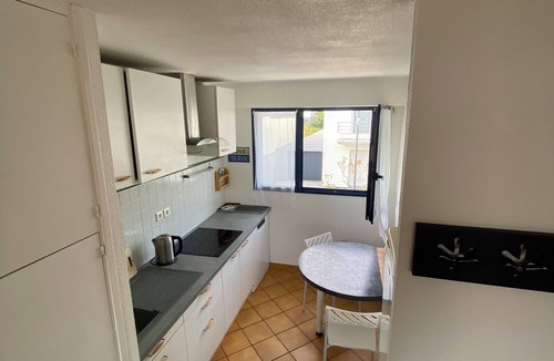 Larmor-Plage Apartment | Quiet, bright duplex apartment just a stone's throw from the beach and town centre, garage and terrace.