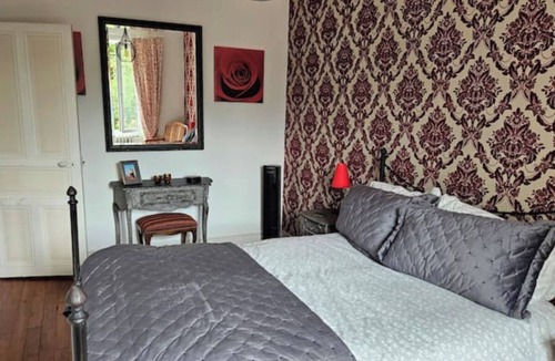 Mantilly House | Quiet Countryside Guest House Retreat Surrounded by Panoramic Views