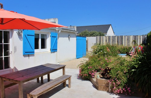 Saint-Pierre-Quiberon House | Quiet family home with enclosed garden, just a stone's throw from the sea!