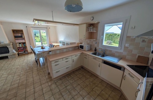 Pleherel-Plage-Vieux-Bourg House | Quiet family home close to the sea