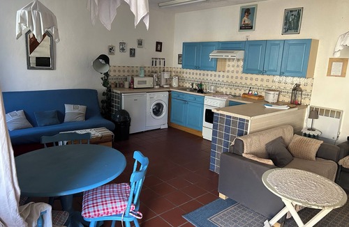 Cleguerec Apartment | Quiet gîte ideal for family get-togethers or business trips