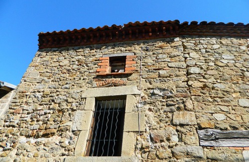 Saint-Jean-en-Val House | Quiet hamlet house in the puy de dôme