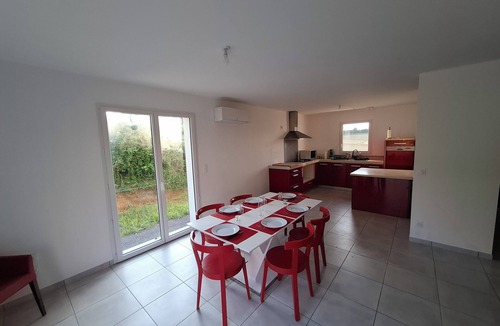 Guiche Villa | Quiet house for vacations with family or friends.