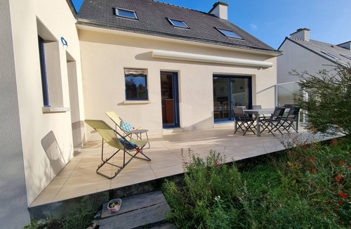 Penvins House | Quiet house, sleeps 8, near sea in Penvins, 3 bedrooms