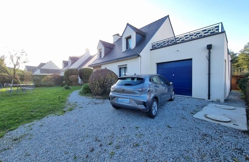 Penvins House | Quiet house, sleeps 8, near sea in Penvins, 3 bedrooms