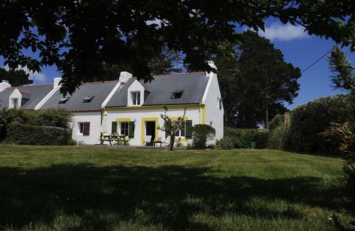 Bangor House | Quiet house with garden near beach and shops