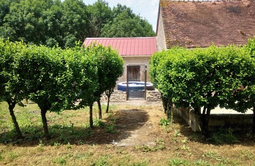 Arthon Cottage | Quiet house with large garden in Berry, near Châteauroux
