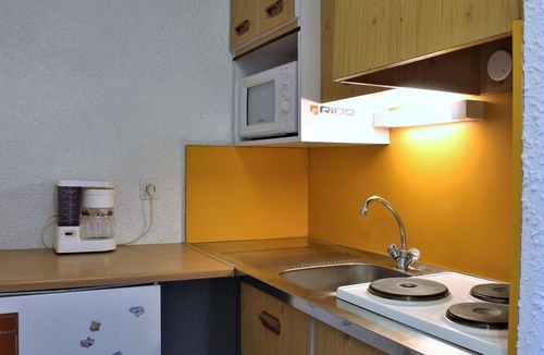 Risoul Apartment | Quiet studio cabin, 4 pers, ski-in/ski-out - Risoul 1850