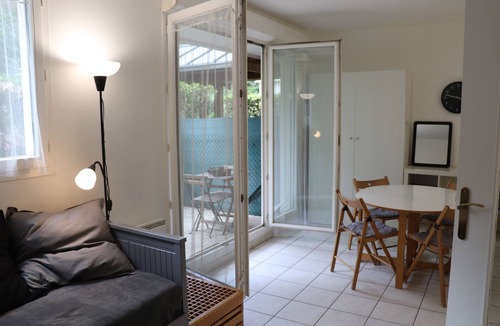 Le Port sous la Lune Apartment | Quiet studio on the edge of the Marne, covered parking, fibre optics