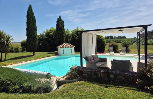 Lacaussade House | Quiet, unoverlooked country house with private saltwater pool