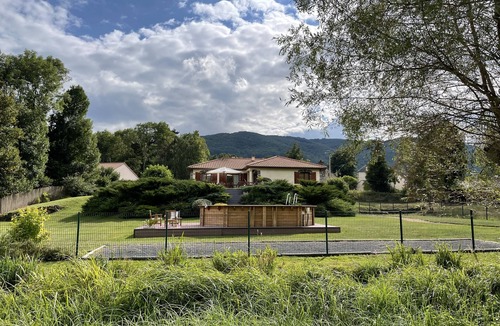Saint-Diery Villa | Quiet villa in a small country hamlet.