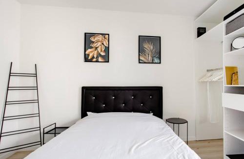 Petit-Colombes Bed & Breakfast | Résidence Abraham-Guest Room 1 LaDéfense U-Arena #Terasse #Fibre #View