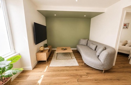 Pont-du-Chateau Apartment | Résidence de la Place