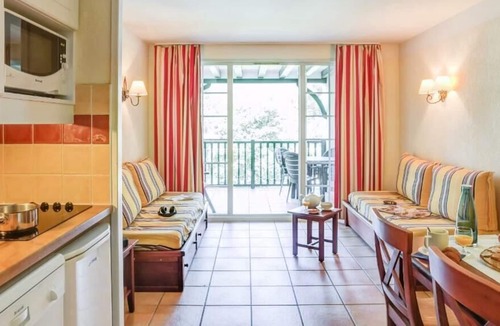 Uhart-Cize Apartment | Résidence Pierre & Vacances Le Parc d'Arradoy*** - Apartment for 6 people - 1 bedroom + 1 sleeping area - Terrace or balcony