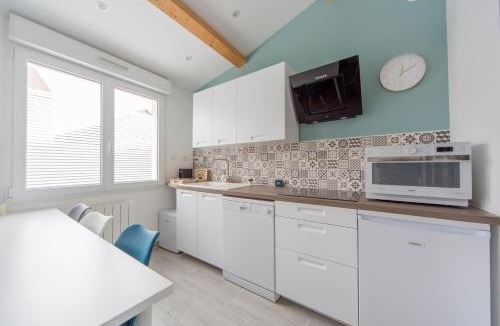 Malesherbes Villa | Résidence privée, parking sécurisé - 9 personnes, 6 lits, 2 logements - Cocoplume Suites