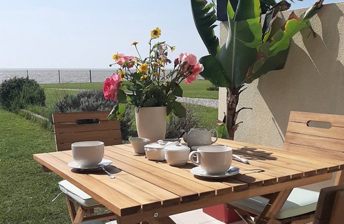 Quartier des Boucholeurs Apartment | RC studio with direct access to the sea, facing the islands of Aix, Oléron.