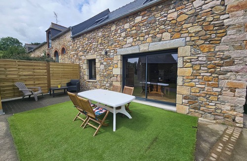 Henansal House | Recently renovated country house 15 minutes from the beach
